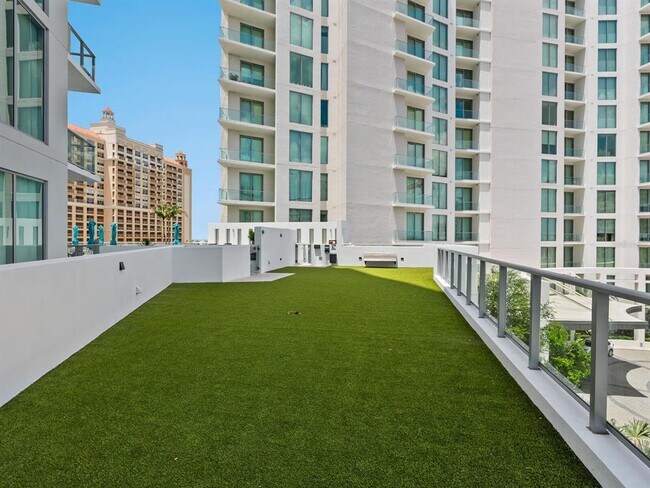 Building Photo - 301 Quay Commons Dr