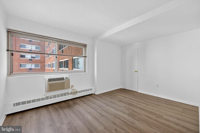 Building Photo - 2101 Chestnut St