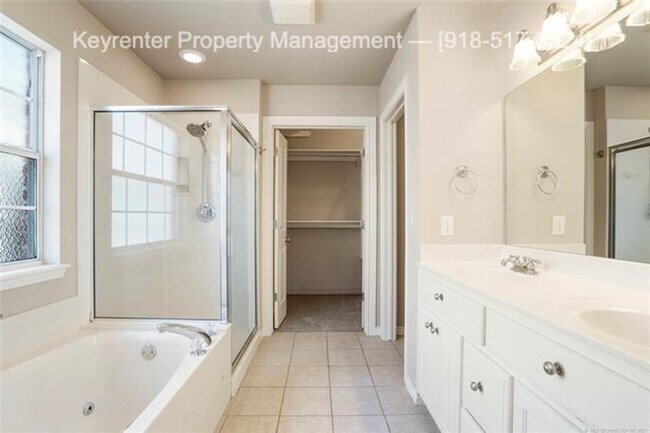 Building Photo - 3 Bed | 2 Bath | Jenks