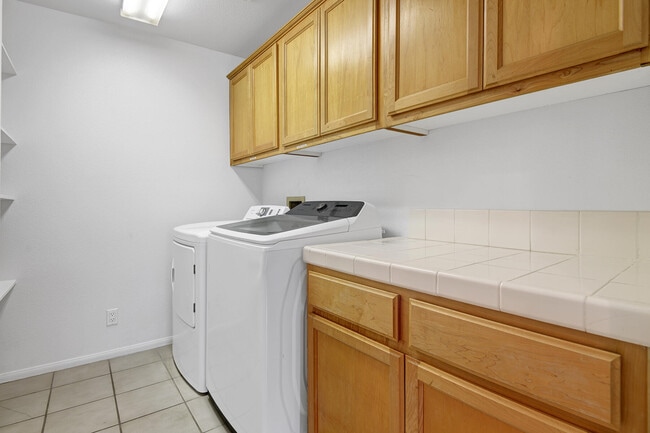 Building Photo - 2005 E Racquet Club Rd