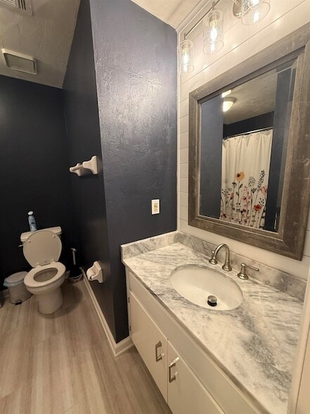 Building Photo - 3213 Mound Dr