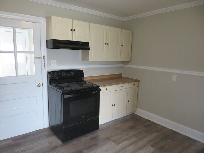 Building Photo - Colonial Heights Virginia