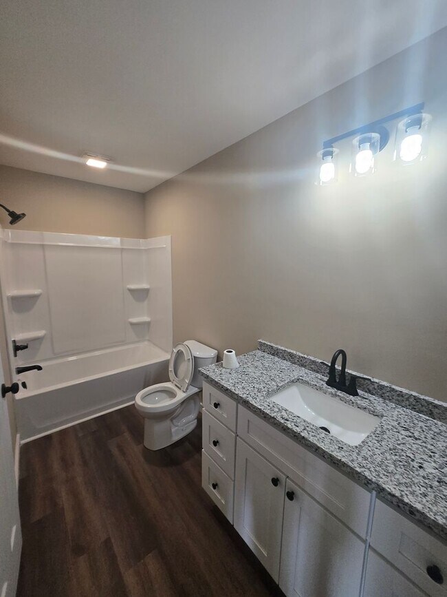 Building Photo - 328 Wilson Hurst St