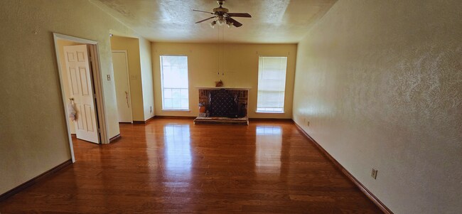 Building Photo - 1522 Butterfield Dr