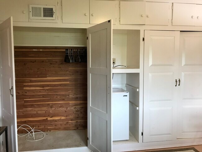 Building Photo - 8301 Zitola Ter