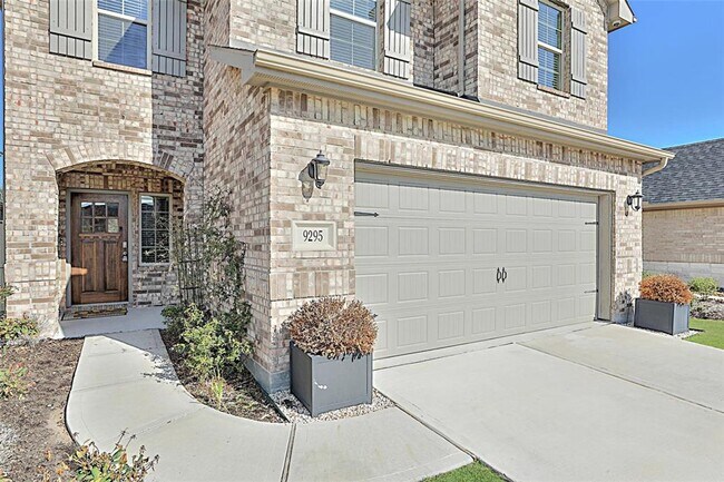 Building Photo - MOVE-IN ready opportunity with NO rear neighbors! Welcome HOME to the Master-Planned community of...
