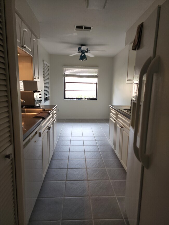 updated tile kitchen - 13121 Burningtree Ave