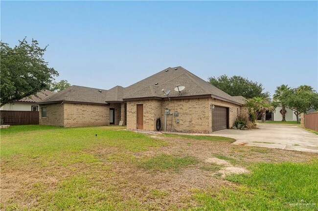 Building Photo - 1502 Barcelona Blvd