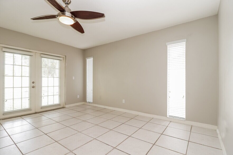 Building Photo - 5503 Bluejay Ln