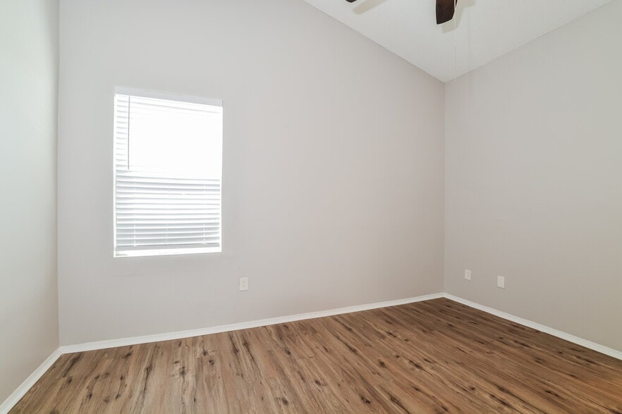 Building Photo - 10412 Glassborough Dr