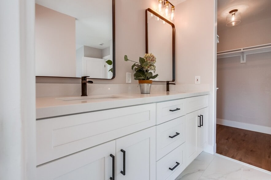Primary Bath - 1278 Avenida Miguel