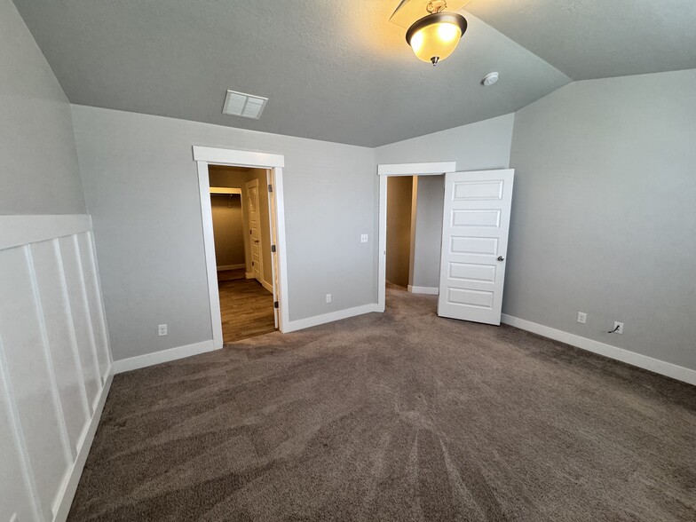 Building Photo - 14541 S Juniper Shade Dr