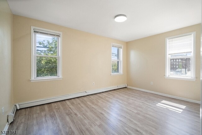 Building Photo - 230 Trumbull St