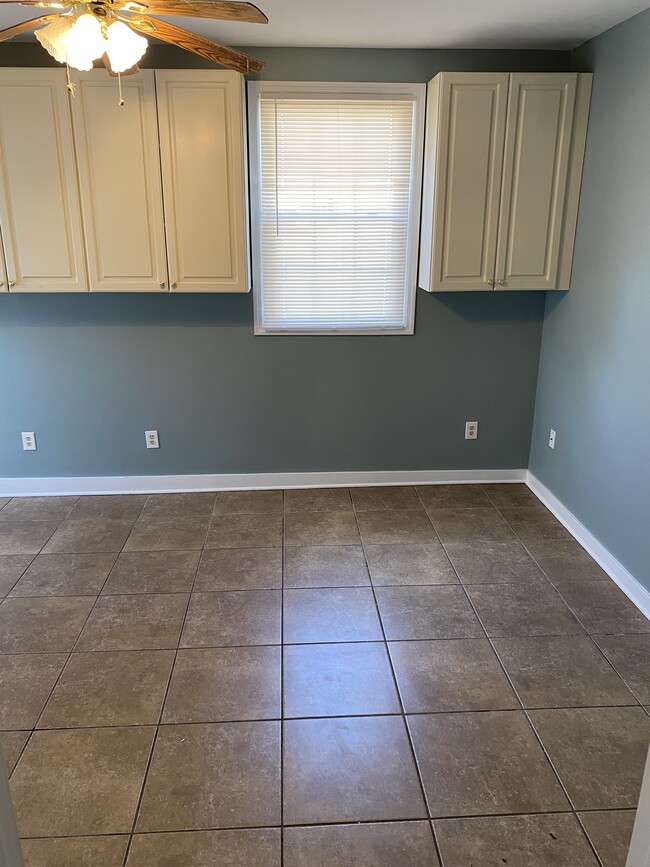 Building Photo - 4008 Knud Dr