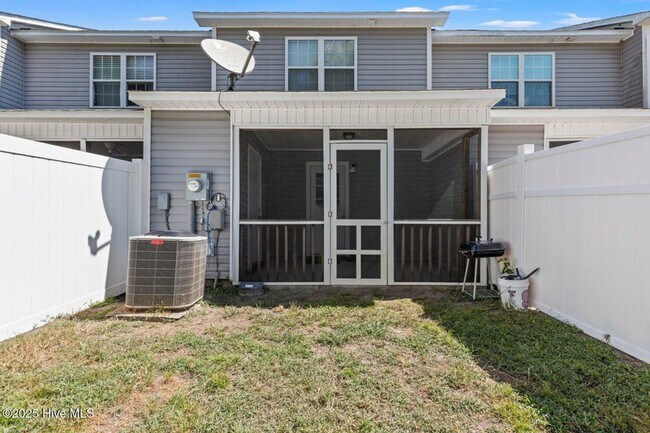 Building Photo - 2 Bed Townhome In Carolina Forest!