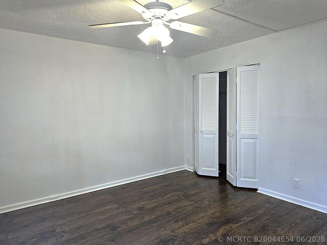 Building Photo - 2803 Victoria Way