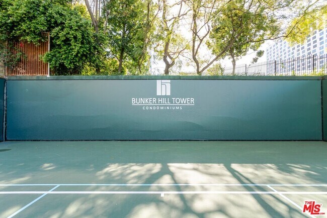 Building Photo - 800 W 1st St