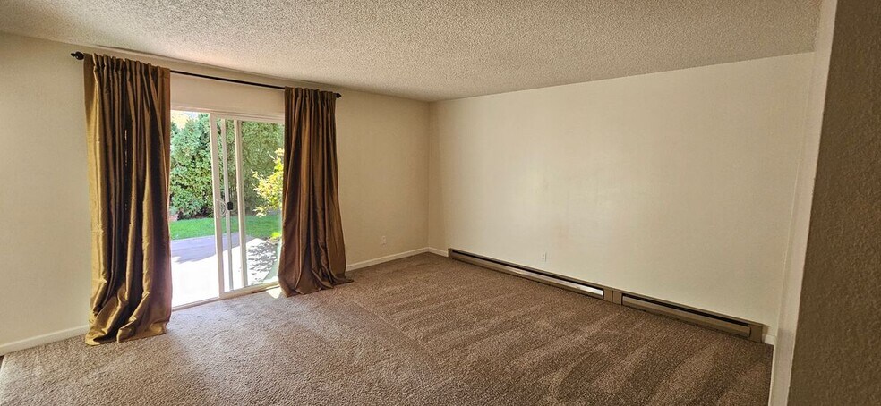 Building Photo - 4480 SW 96th Ave