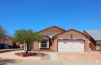 Building Photo - Beautiful Northeast Home -Utilities are a ...