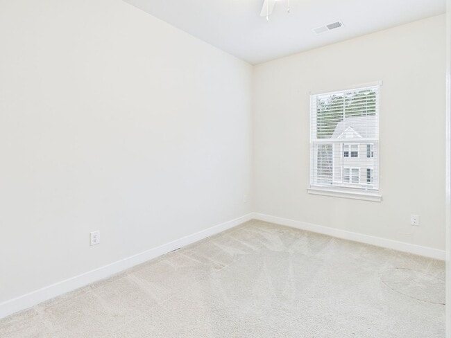 Building Photo - 428 Crofton Village Terrace