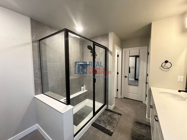 Building Photo - 385 Baler Ct