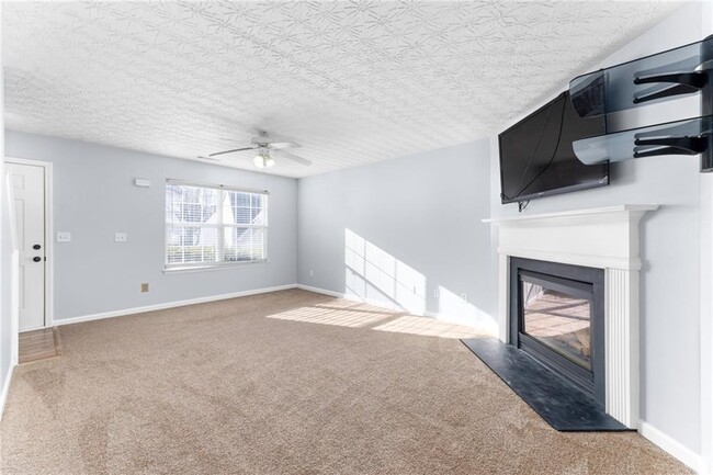 Building Photo - 400 Spring Head Dr SE