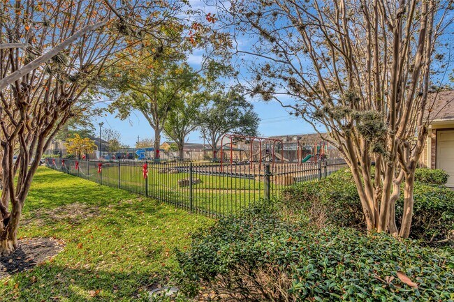 Building Photo - 847 Carlingford Ln