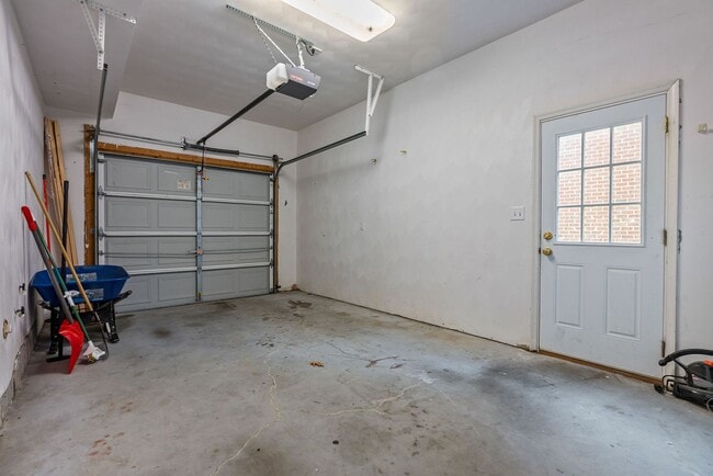 Building Photo - Modern Coastal Living in the Heart of Virginia Beach