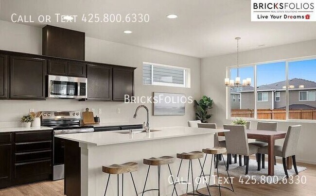 Building Photo - Brand-New Comfort Meets Everyday Convenience