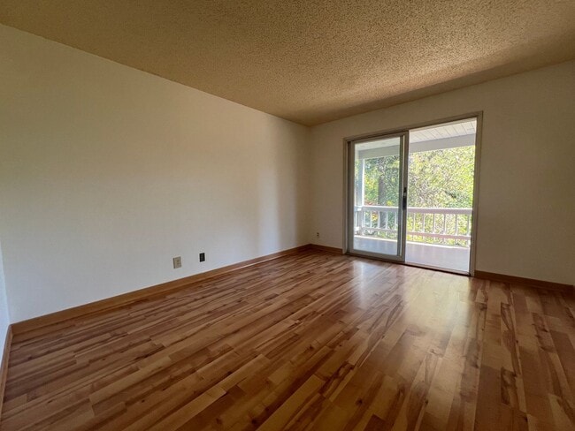 Building Photo - Serene two bedroom condo near Oak Knoll Golf Course | Available Now