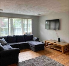 Building Photo - 237 Kingstown Rd