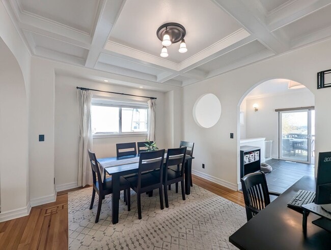 Building Photo - Elegant 3-Bedroom Home with Exceptional Craftsmanship in West Seattle