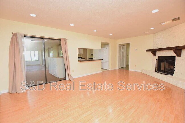 Building Photo - 1715 High Point Dr