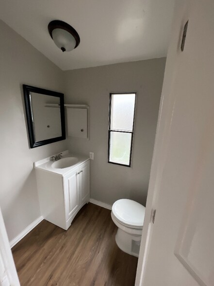 Building Photo - 2000 E Frontier Ave