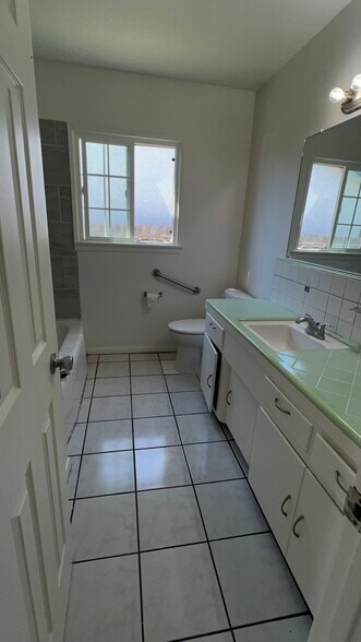 Building Photo - 10063 Faywood St