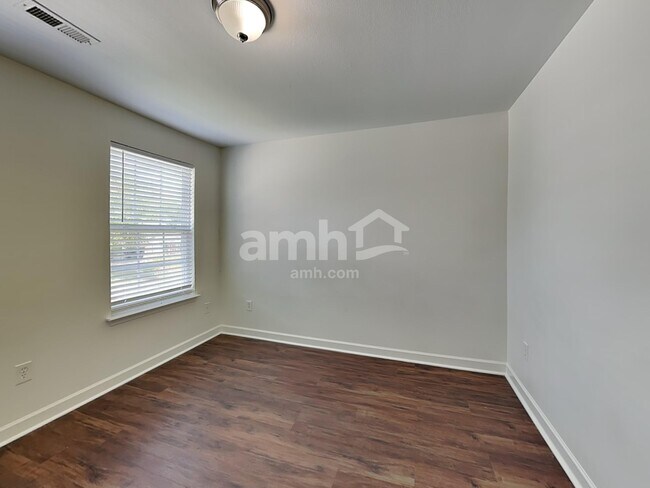 Building Photo - 233 Worcester Ln