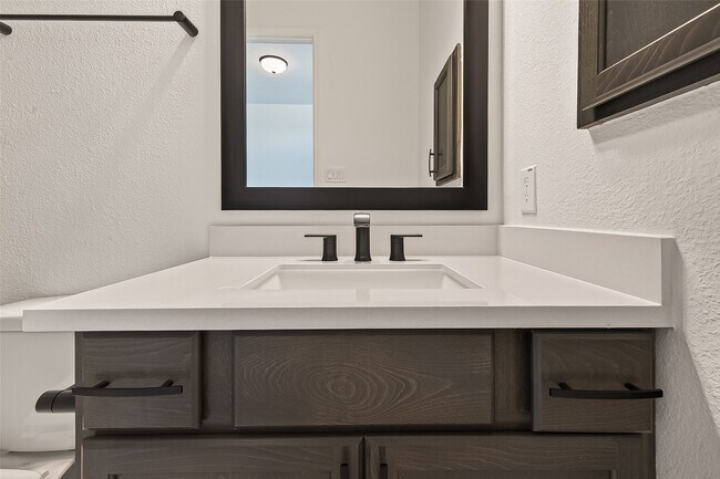 Building Photo - 506 Mandola Farms Dr