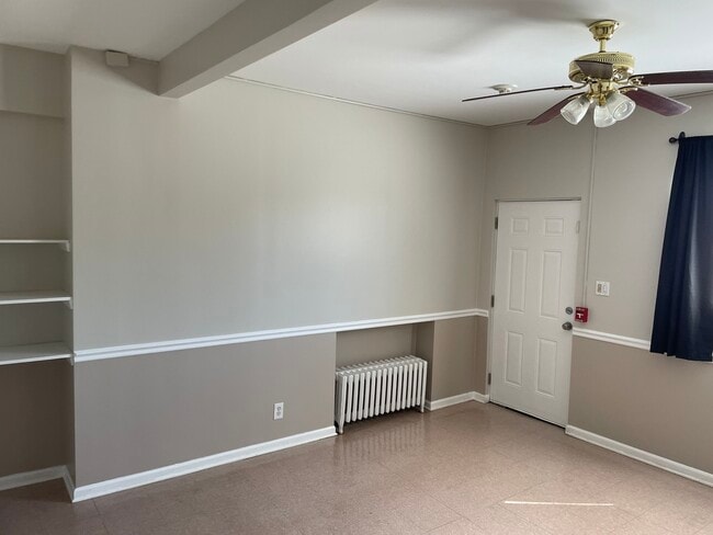 Building Photo - 714 Broadway Ave