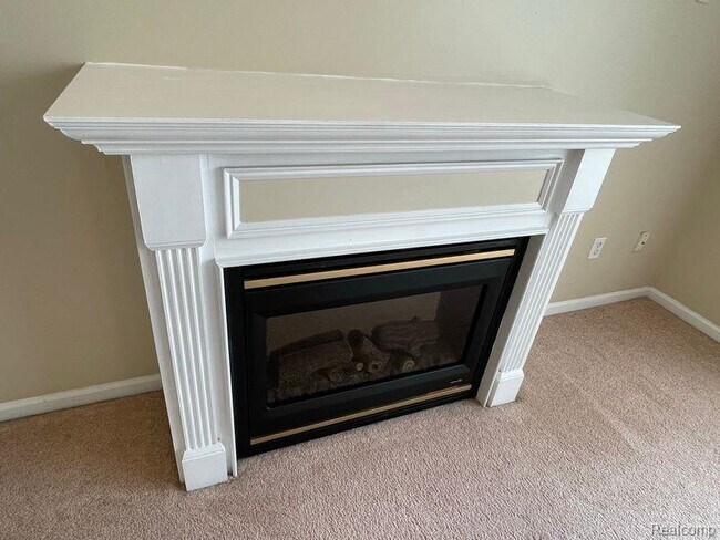 Building Photo - 45538 Warwick Dr