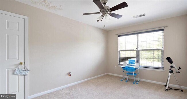 Building Photo - 9750 Granary Pl