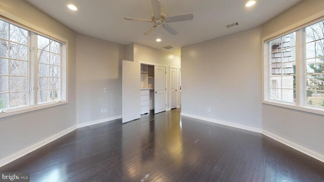 Building Photo - 9629 Eagle Ridge Dr