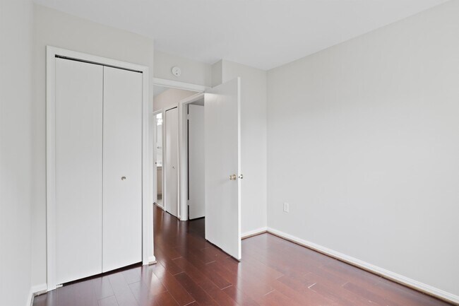 Building Photo - 9913 Longford Ct