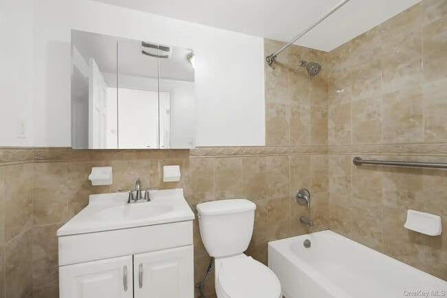 Building Photo - 1 Ash Pl