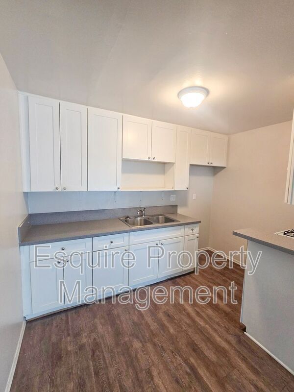 Building Photo - 974 Ashland Ave