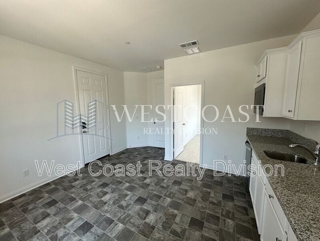 Building Photo - 25134 Sand Wedge Dr