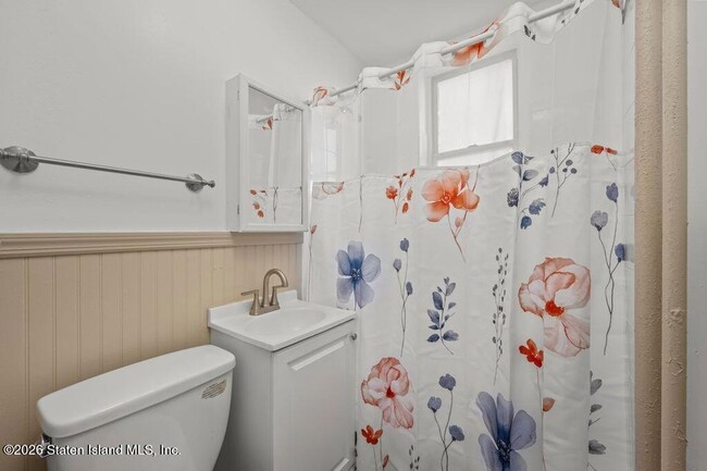 Building Photo - 37 Avon Pl