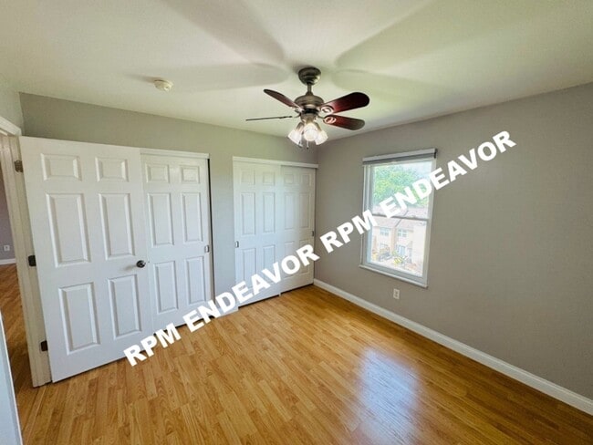 Building Photo - “Ballwin Beauty! Updated 2BR Condo with Bi...