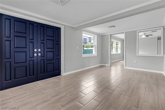 Building Photo - 1152 Harbor Dr