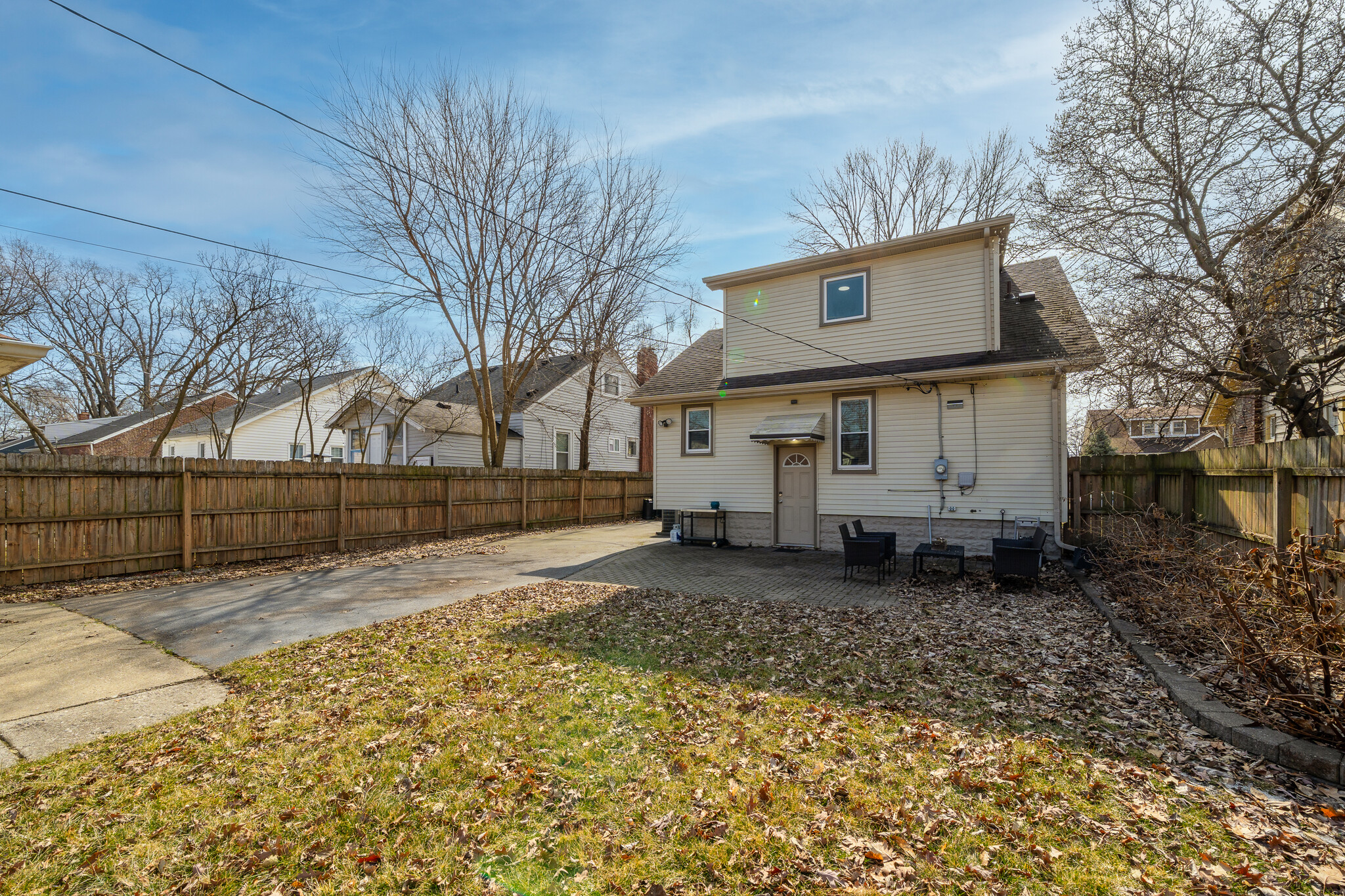 backyard and patio - 694 W Hazelhurst St