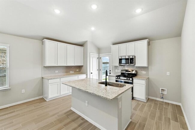 Building Photo - 149 Hackberry Ln